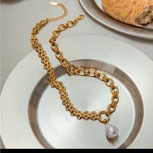 Elegant Gold Chain Necklace with Pearl Pendant
